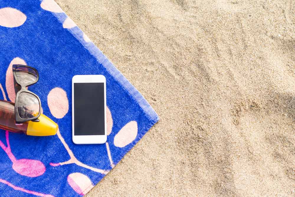 5-reasons-why-you-should-never-leave-your-phone-in-the-sun.jpg