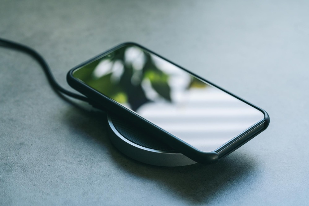 smartphone-wireless-charging-induction-charger-wireless-charger.jpg